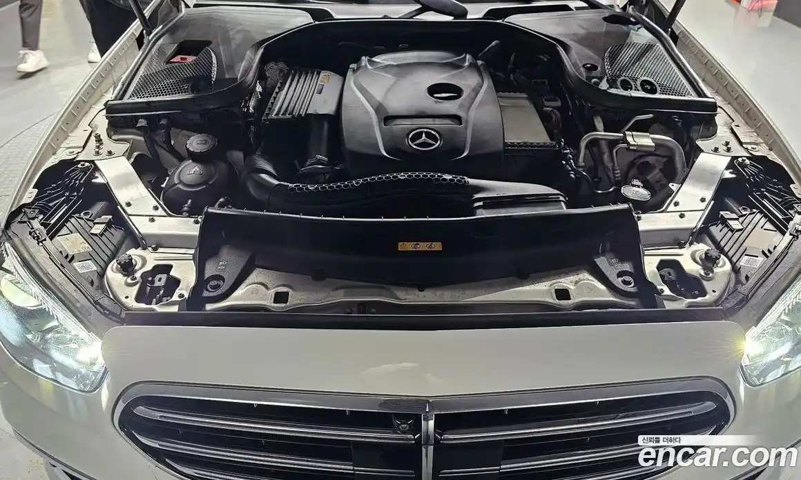 Mercedes-Benz E-Class 2022 2.0 гидро, фото 6