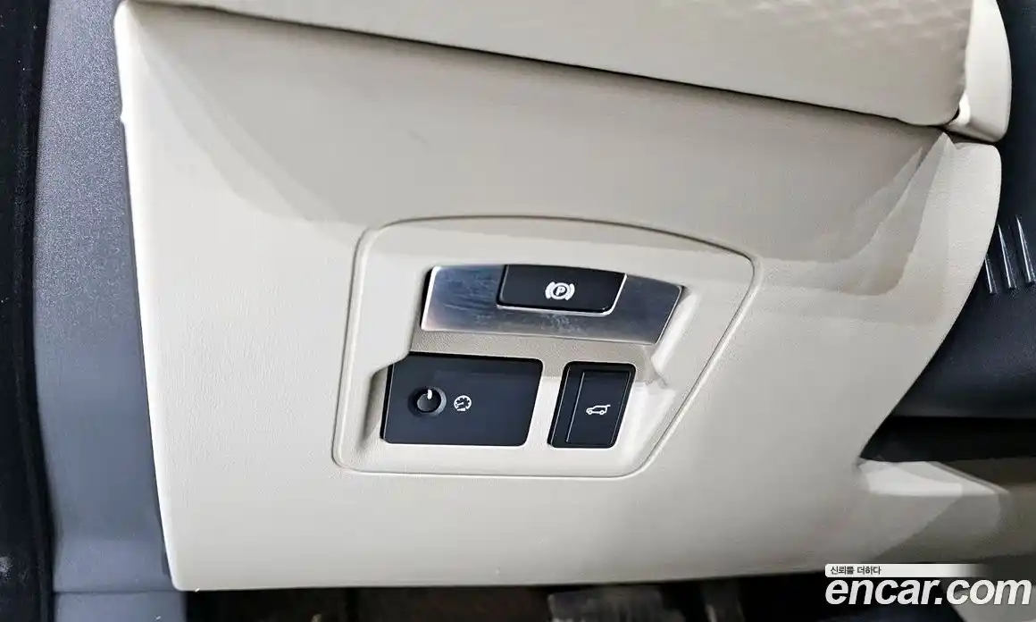 Land Rover Range-Rover Velar 2017 2.0 гидро в Москве № 825014, фото 17