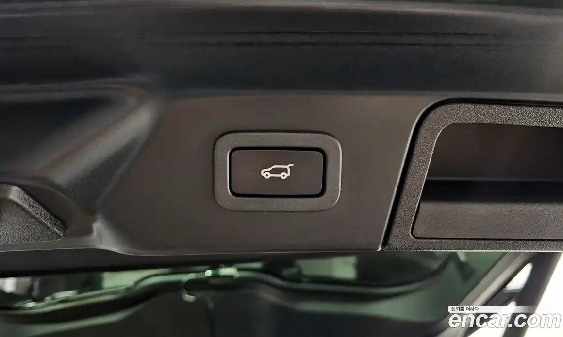 Land Rover Range-Rover Velar 2017 2.0 гидро в Москве № 825014, фото 20