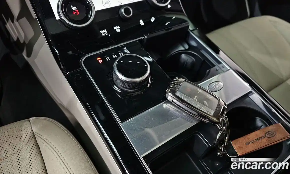 Land Rover Range-Rover Velar 2017 2.0 гидро в Москве № 825014, фото 9