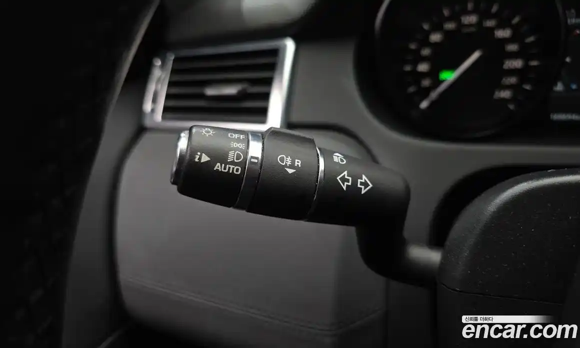 Land Rover Discovery Sport 2019 2.0 гидро в Москве № 825055, фото 17