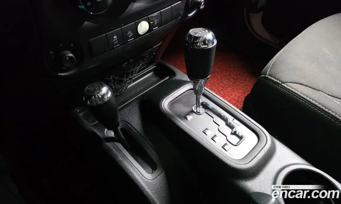 Jeep Wrangler 2014 2.8 гидро в Москве № 826635, фото 9