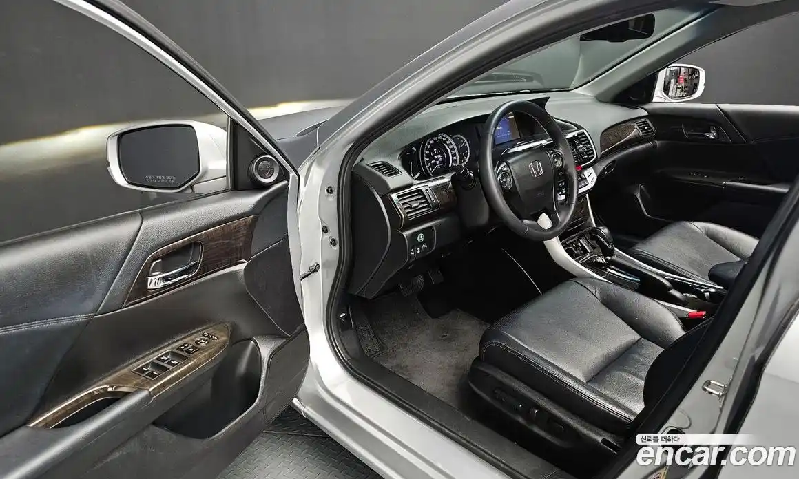 Honda Accord 2015 2.4 гидро в Москве № 826715, фото 11