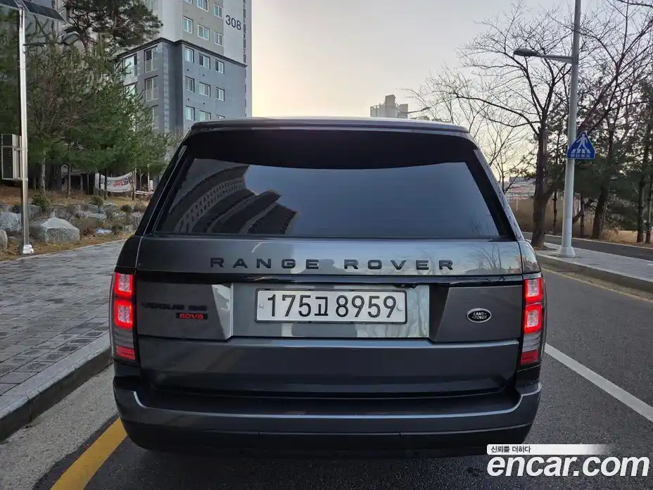 Land Rover Range-Rover 2015 4.4 гидро в Москве № 861356, фото 4