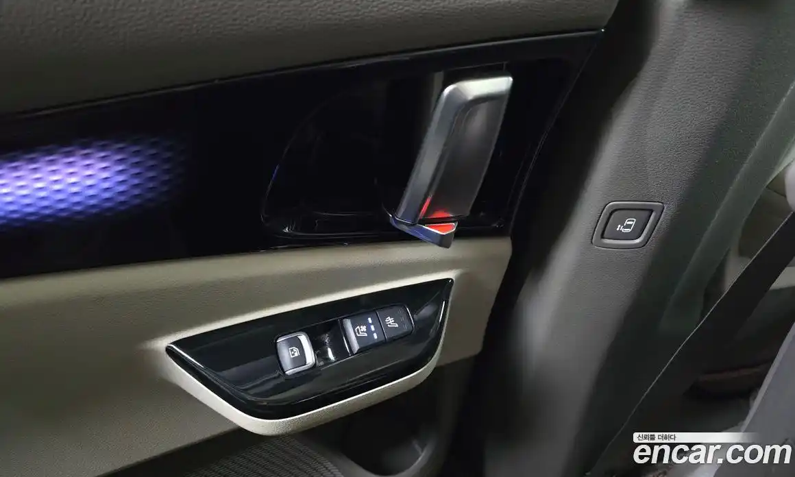 Kia Canival 2023 3.5 Автомат в Москве № 930102, фото 19