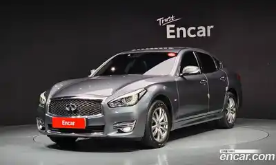 Infiniti Q70 3.7 AWD