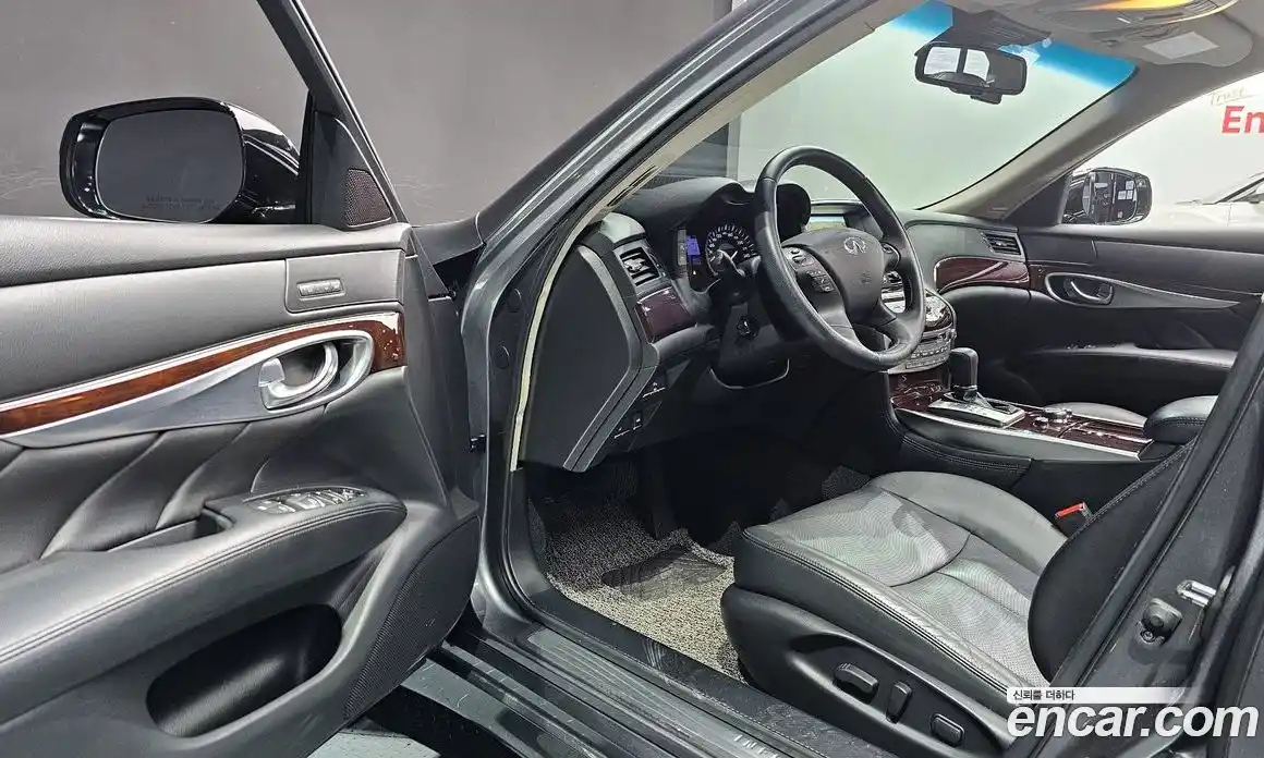 Infiniti Q70 2017 3.7 гидро в Москве № 976621, фото 11