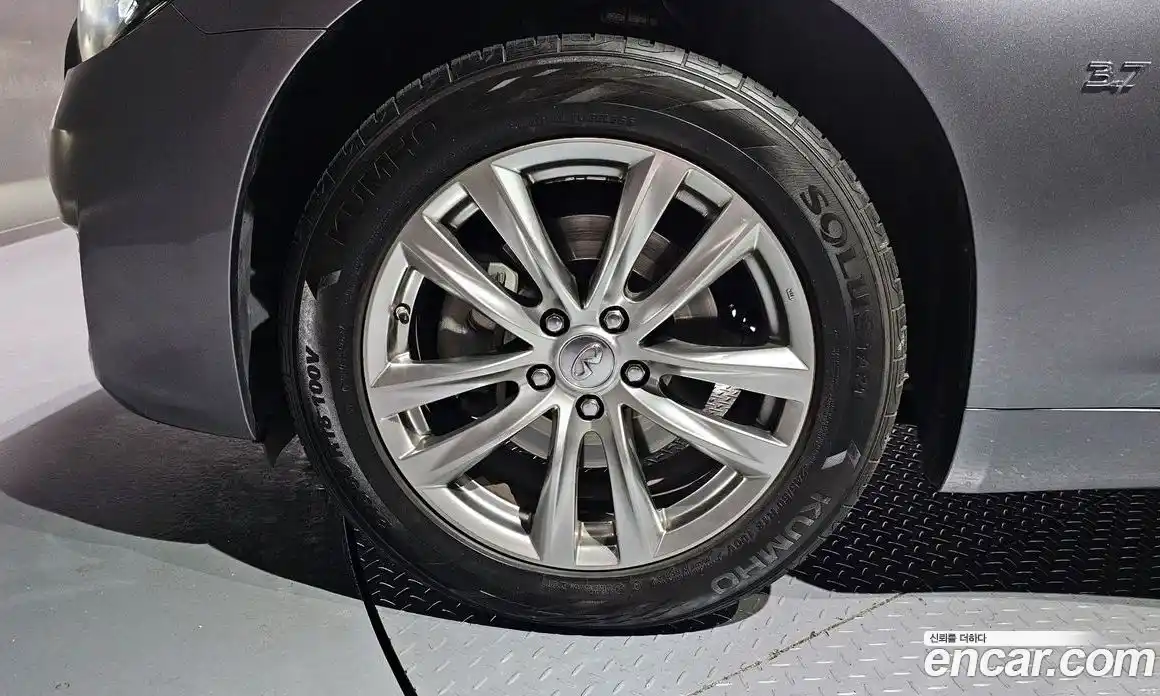 Infiniti Q70 2017 3.7 гидро в Москве № 976621, фото 5