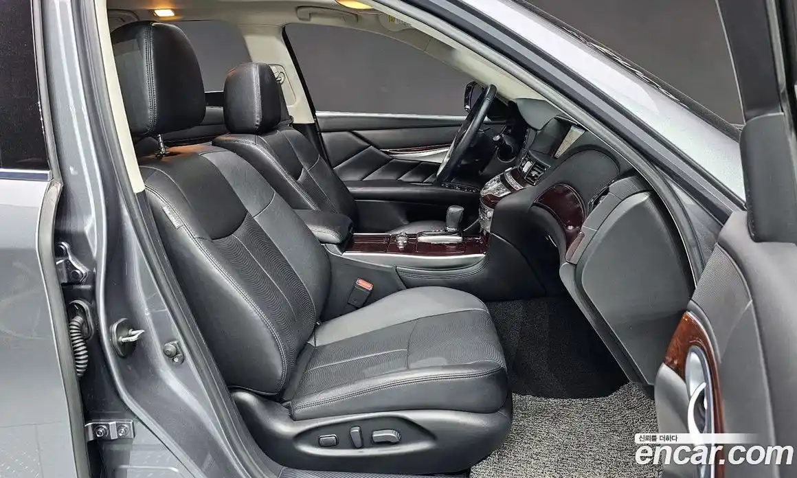 Infiniti Q70 2017 3.7 гидро в Москве № 976621, фото 10