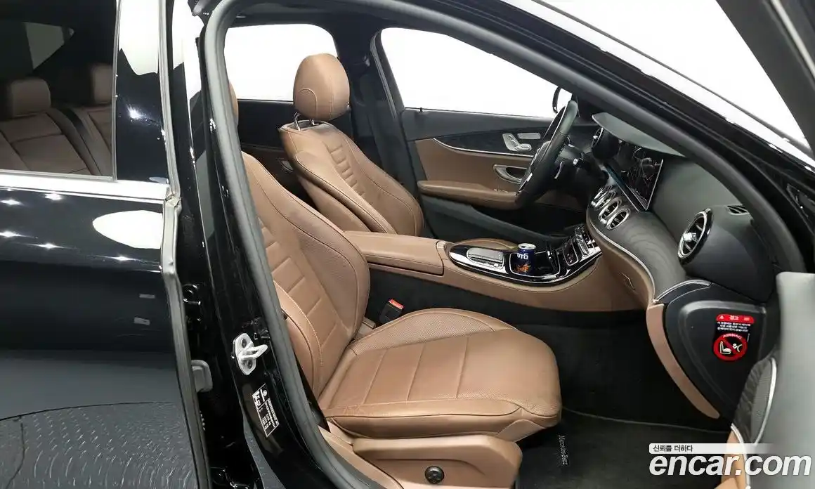 Mercedes-Benz E-Class 2022 2.0 гидро, фото 11