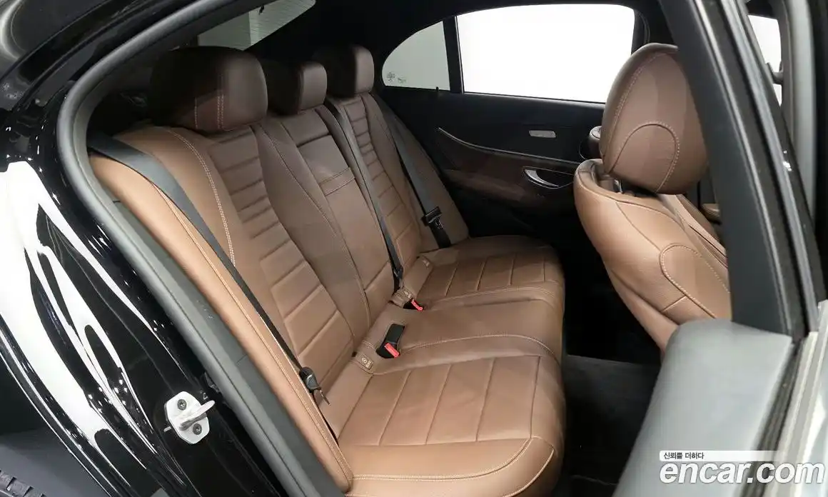 Mercedes-Benz E-Class 2022 2.0 гидро, фото 12