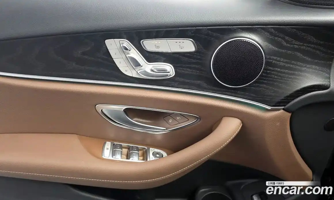 Mercedes-Benz E-Class 2022 2.0 гидро, фото 19