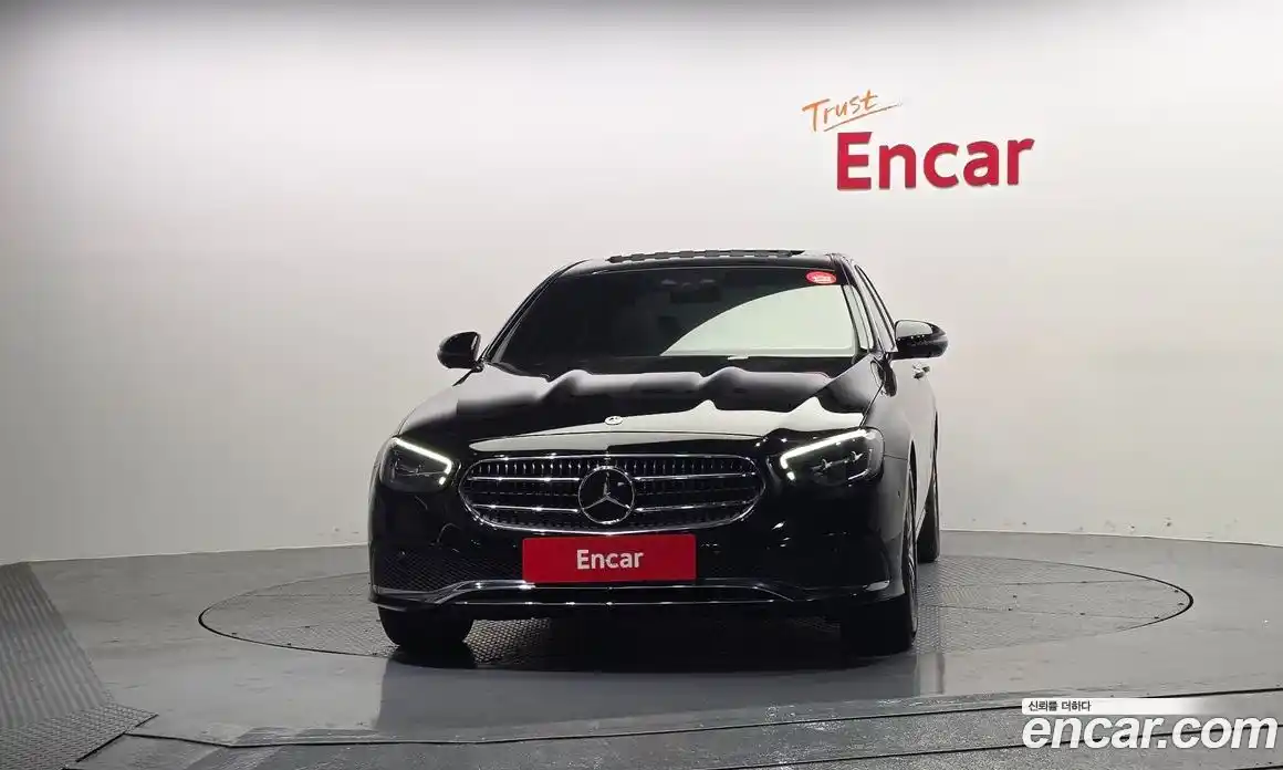 Mercedes-Benz E-Class 2022 2.0 гидро, фото 3