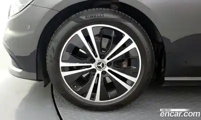 Mercedes-Benz E-Class 2022 2.0 гидро, миниатюра 5