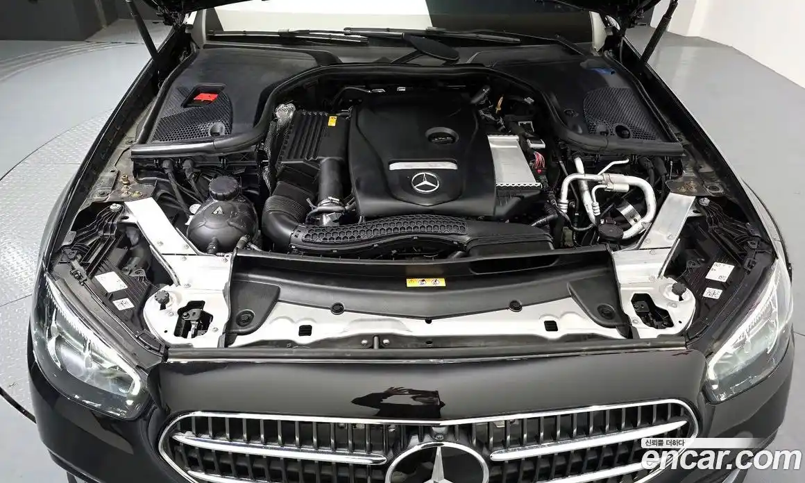 Mercedes-Benz E-Class 2022 2.0 гидро, фото 6