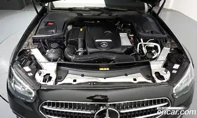 Mercedes-Benz E-Class 2022 2.0 гидро, миниатюра 6