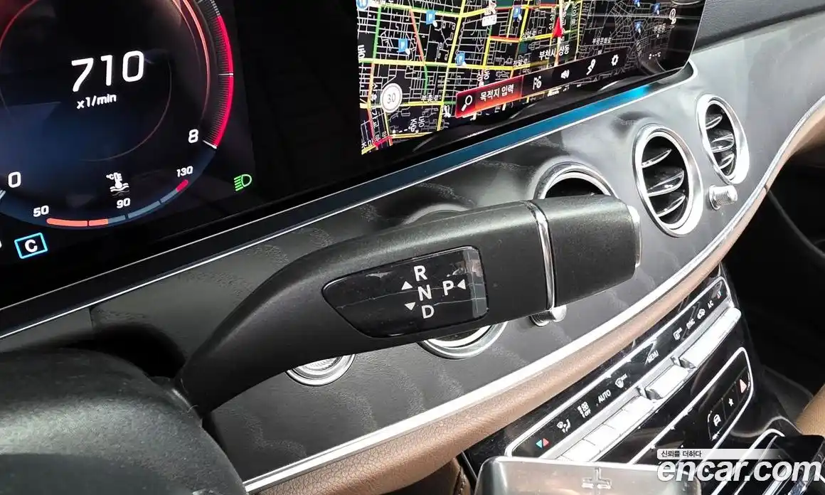 Mercedes-Benz E-Class 2022 2.0 гидро, фото 9