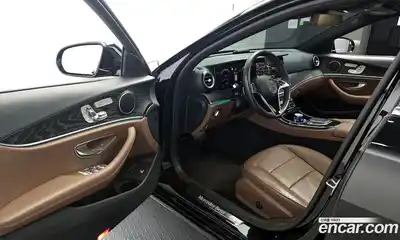 Mercedes-Benz E-Class 2022 2.0 гидро, миниатюра 10