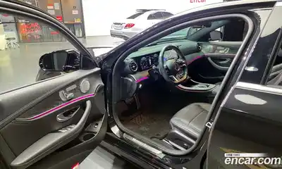 Mercedes-Benz E-Class 2021 2.0 гидро, миниатюра 10