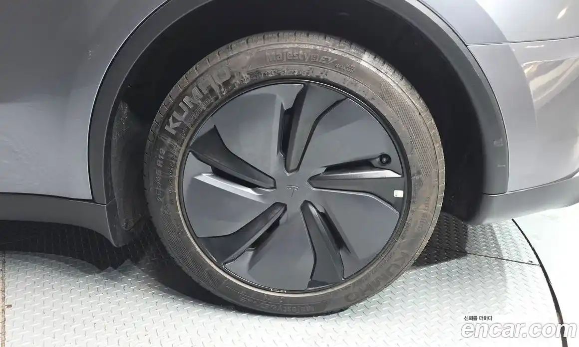 Tesla Model Y 2025 0.2 гидро в Москве № 1014179, фото 5