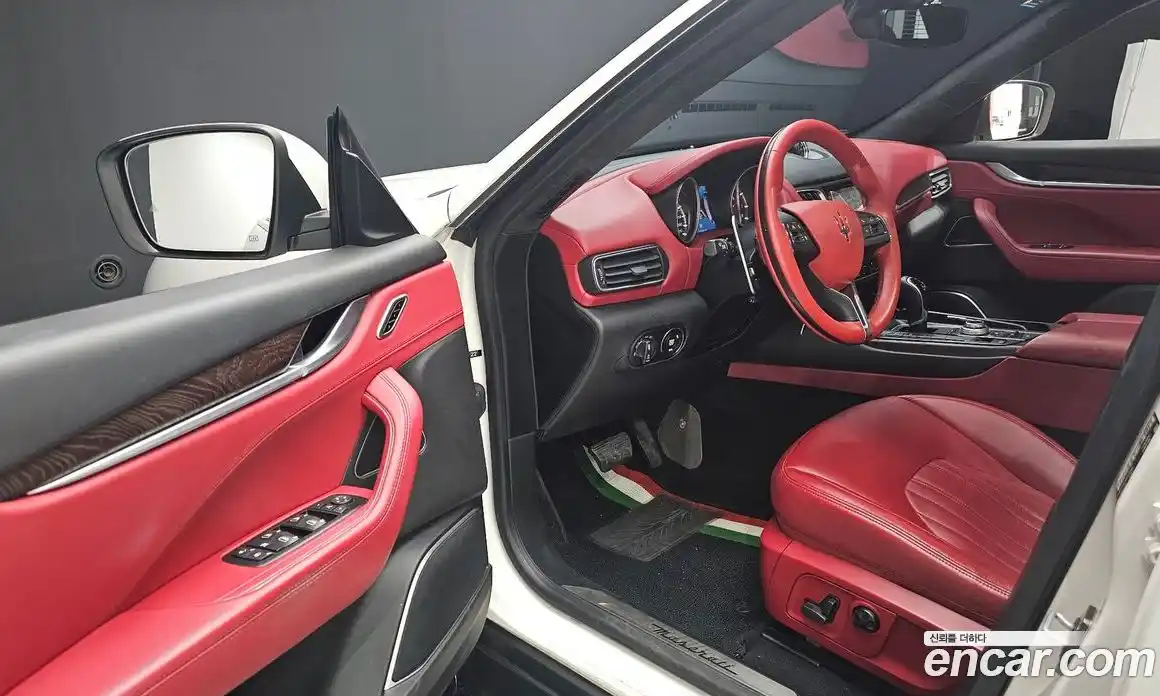 Maserati Levante 2017 3.0 гидро в Москве № 1015710, фото 11