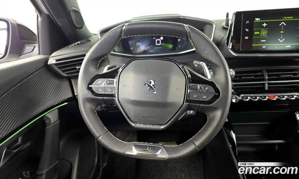 Peugeot 2008 2023 1.5 гидро в Москве № 1015785, фото 13