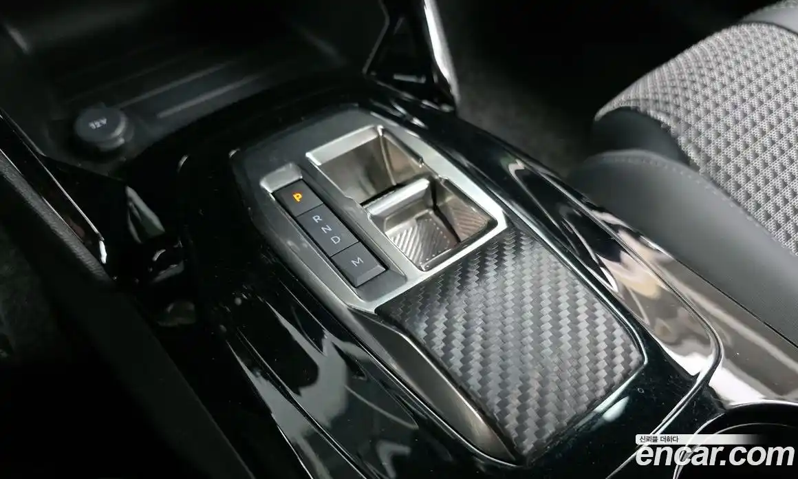 Peugeot 2008 2023 1.5 гидро в Москве № 1015785, фото 9