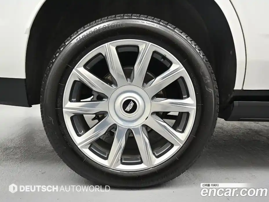 Cadillac Escalade 2023 6.2 гидро в Москве № 1015991, фото 5