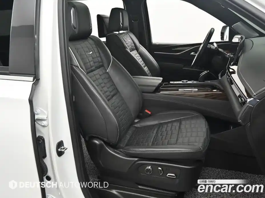 Cadillac Escalade 2023 6.2 гидро в Москве № 1015991, фото 10