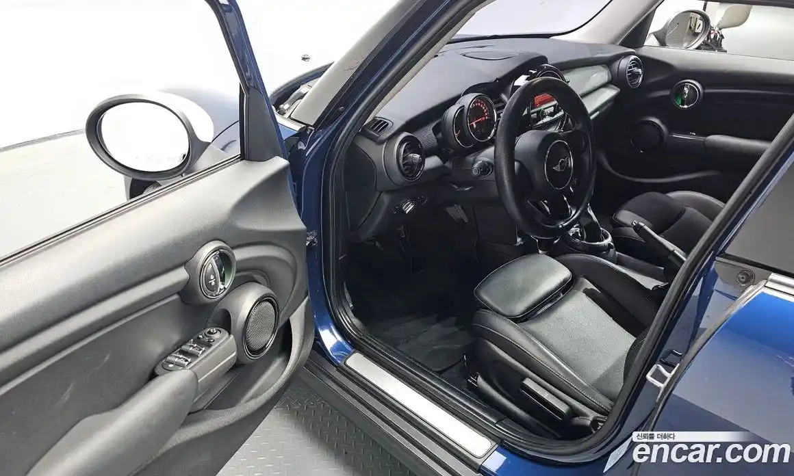 Mini Cooper 2016 1.5 гидро в Москве № 154481, фото 12