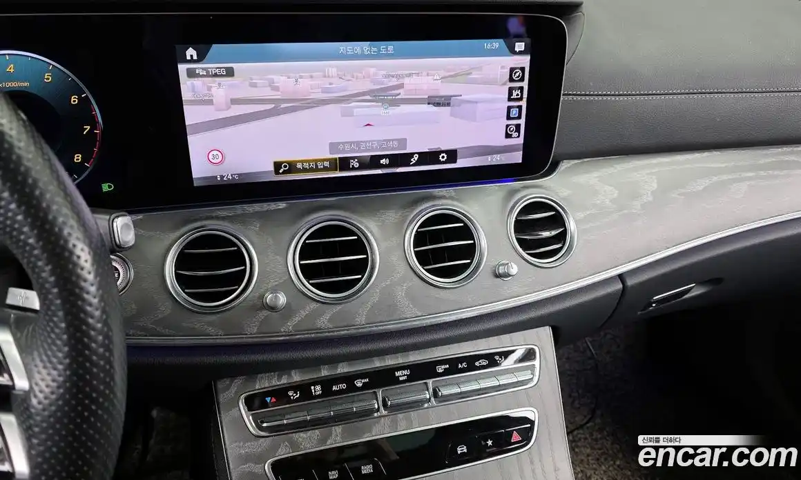 Mercedes-Benz E-Class 2023 2.0 гидро в Москве, фото 14