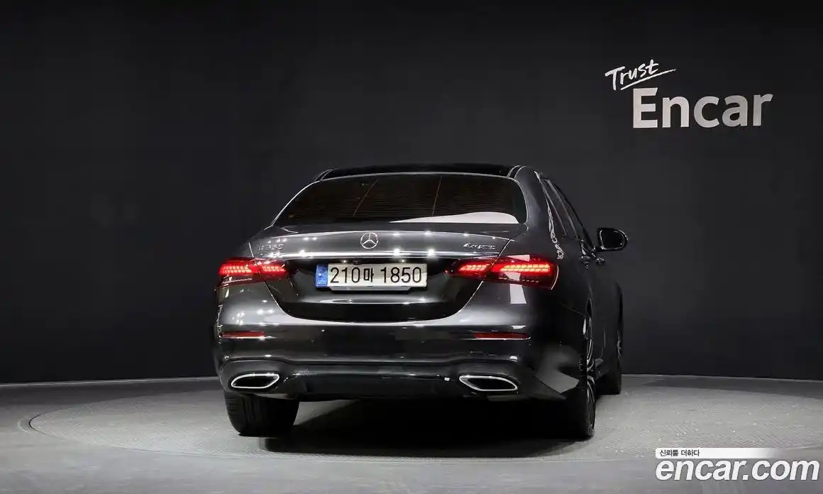 Mercedes-Benz E-Class 2023 2.0 гидро в Москве, фото 4