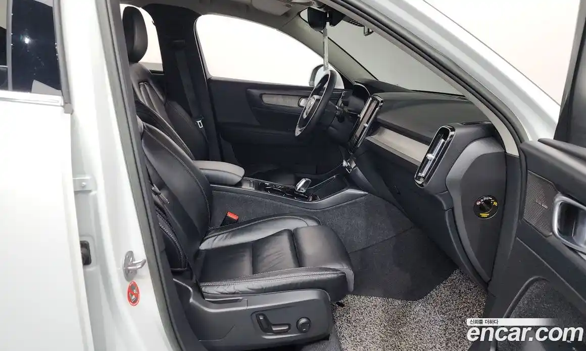 Volvo XC40 2023 2.0 гидро в Москве № 164312, фото 11