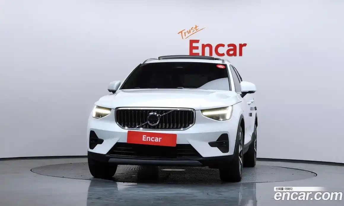 Volvo XC40 2023 2.0 гидро в Москве № 164312, фото 3