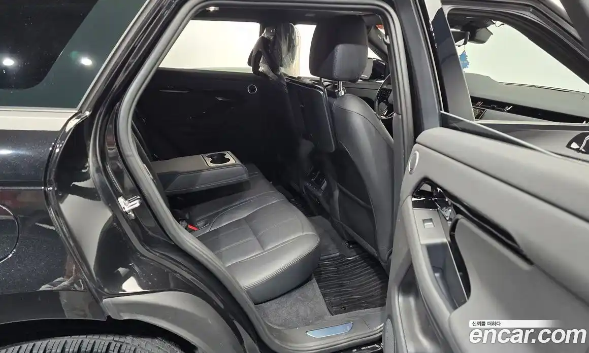 Land Rover Range-Rover Evoque 2024 2.0 гидро в Москве № 165983, фото 11