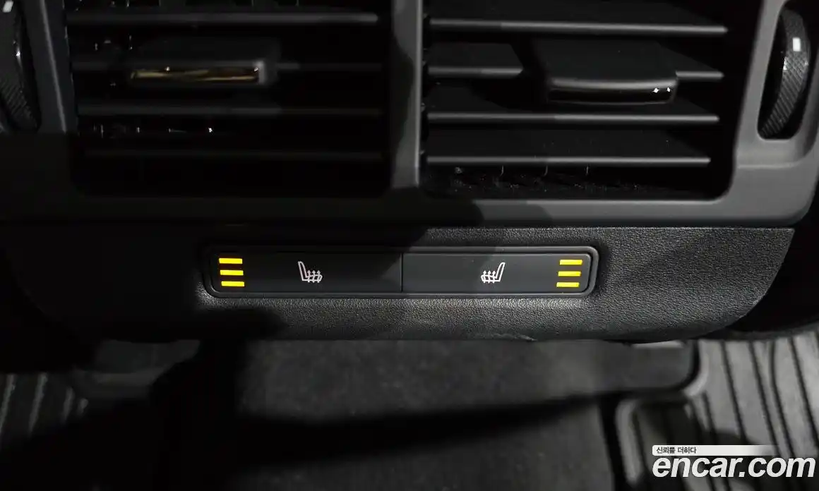 Land Rover Range-Rover Evoque 2024 2.0 гидро в Москве № 165983, фото 17