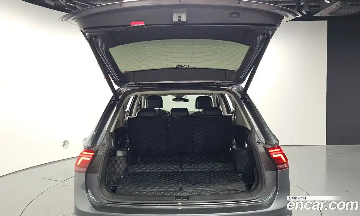 Volkswagen Tiguan 2022 2.0 гидро в Москве № 168584, фото 20