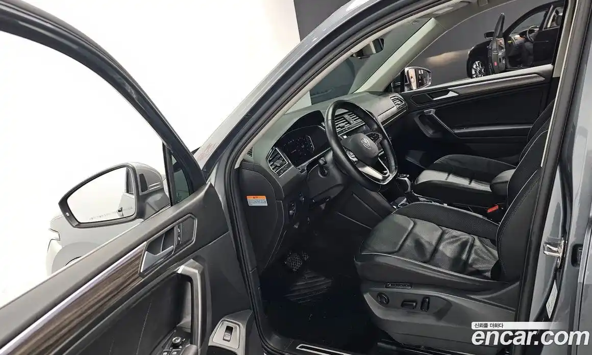 Volkswagen Tiguan 2022 2.0 гидро в Москве № 168584, фото 10