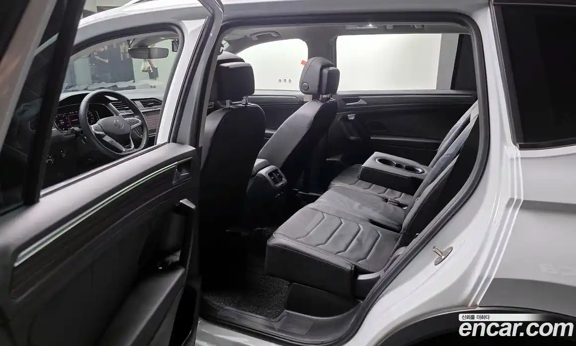 Volkswagen Tiguan 2023 2.0 гидро в Москве № 168623, фото 11