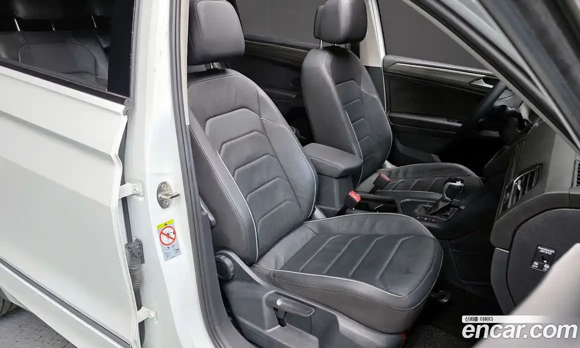 Volkswagen Tiguan 2023 2.0 гидро в Москве № 168623, фото 12