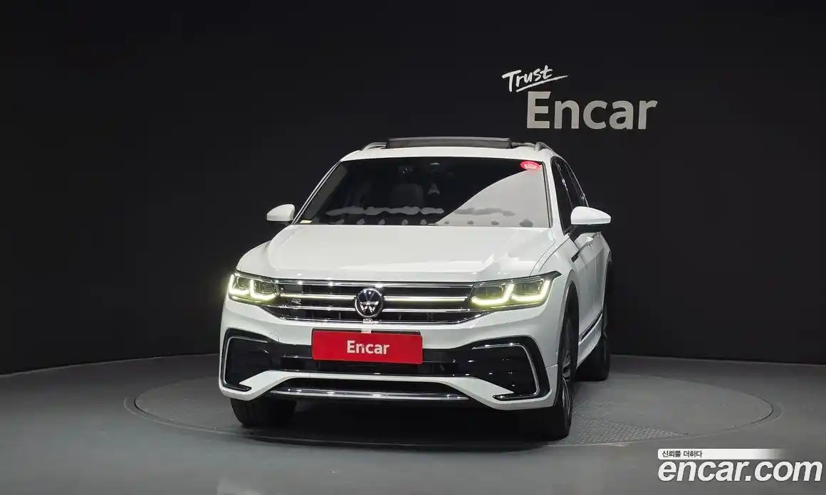 Volkswagen Tiguan 2023 2.0 гидро в Москве № 168623, фото 3