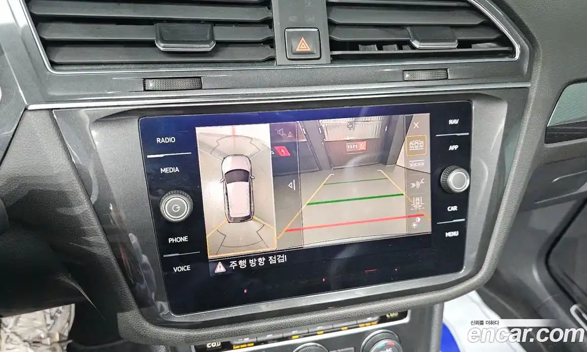 Volkswagen Tiguan 2018 2.0 гидро в Москве № 168911, фото 15