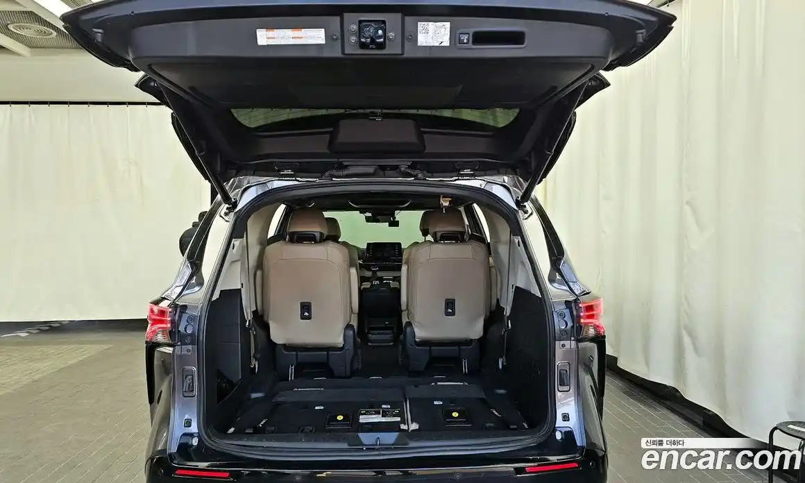 Toyota Sienna 2021 2.5 гидро в Москве № 170315, фото 20