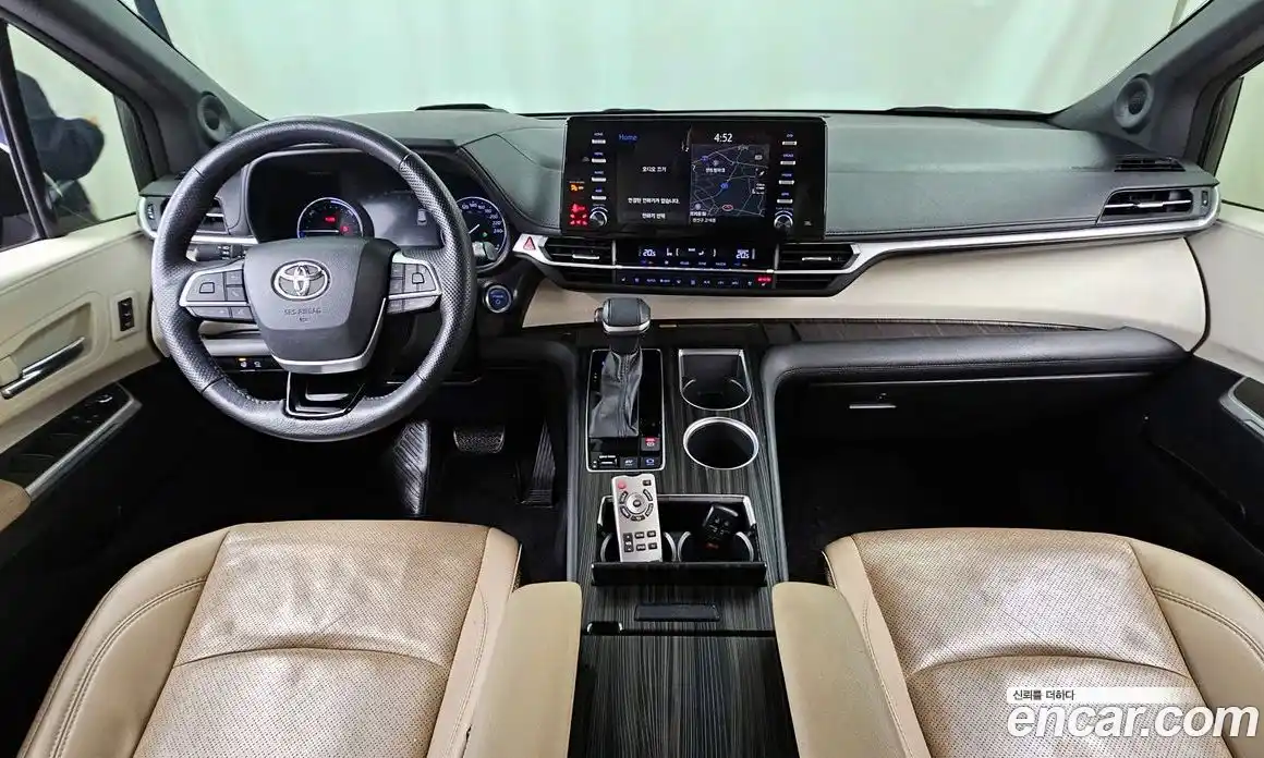 Toyota Sienna 2021 2.5 гидро в Москве № 170315, фото 7