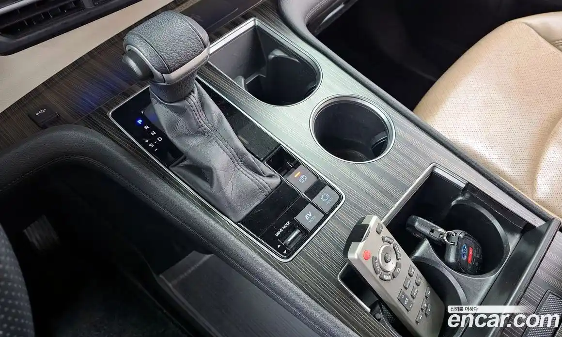 Toyota Sienna 2021 2.5 гидро в Москве № 170315, фото 9