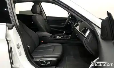 BMW 3-Series 2019 2.0 Автомат в Москве № 193084, миниатюра 11