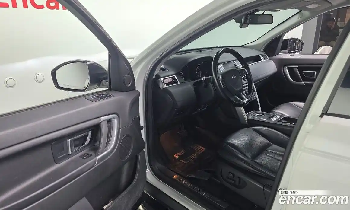 Land Rover Discovery Sport 2016 2.0 гидро в Москве № 198142, фото 11