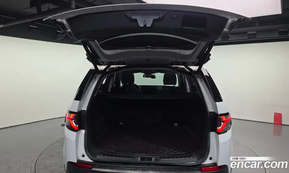 Land Rover Discovery Sport 2016 2.0 гидро в Москве № 198142, фото 20