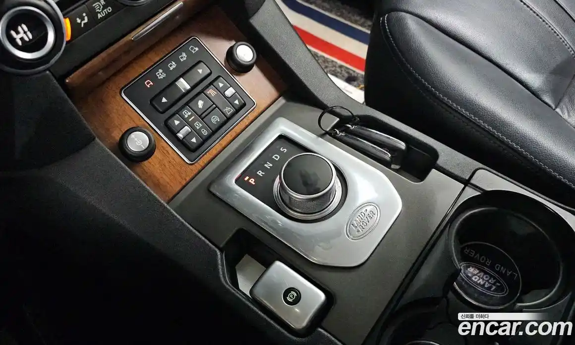 Land Rover Discovery 2016 3.0 гидро в Москве № 198255, фото 9
