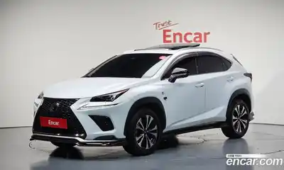 Lexus NX, 2020